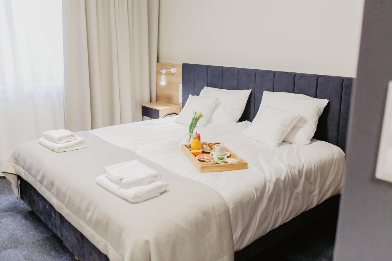 Molto Bene Hotel & Restaurant Skorcz エクステリア 写真