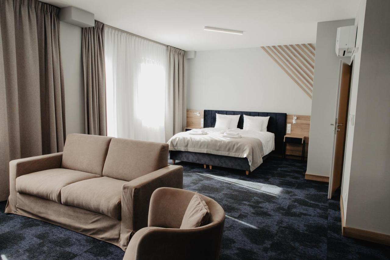 Molto Bene Hotel & Restaurant Skorcz エクステリア 写真