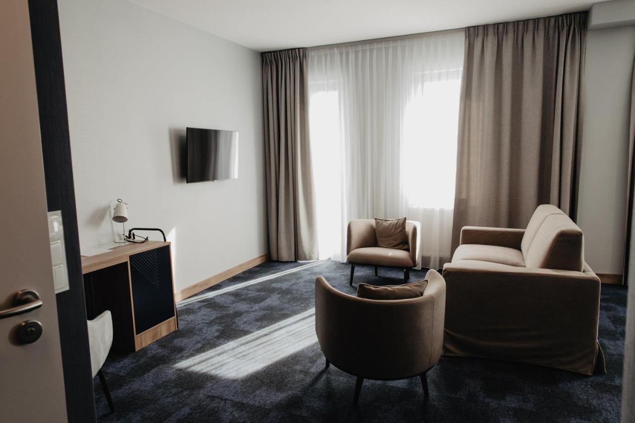 Molto Bene Hotel & Restaurant Skorcz エクステリア 写真