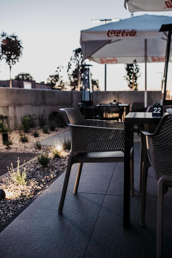 Molto Bene Hotel & Restaurant Skorcz エクステリア 写真
