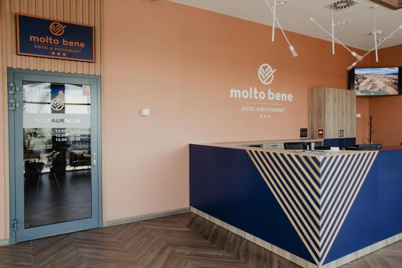 Molto Bene Hotel & Restaurant Skorcz エクステリア 写真